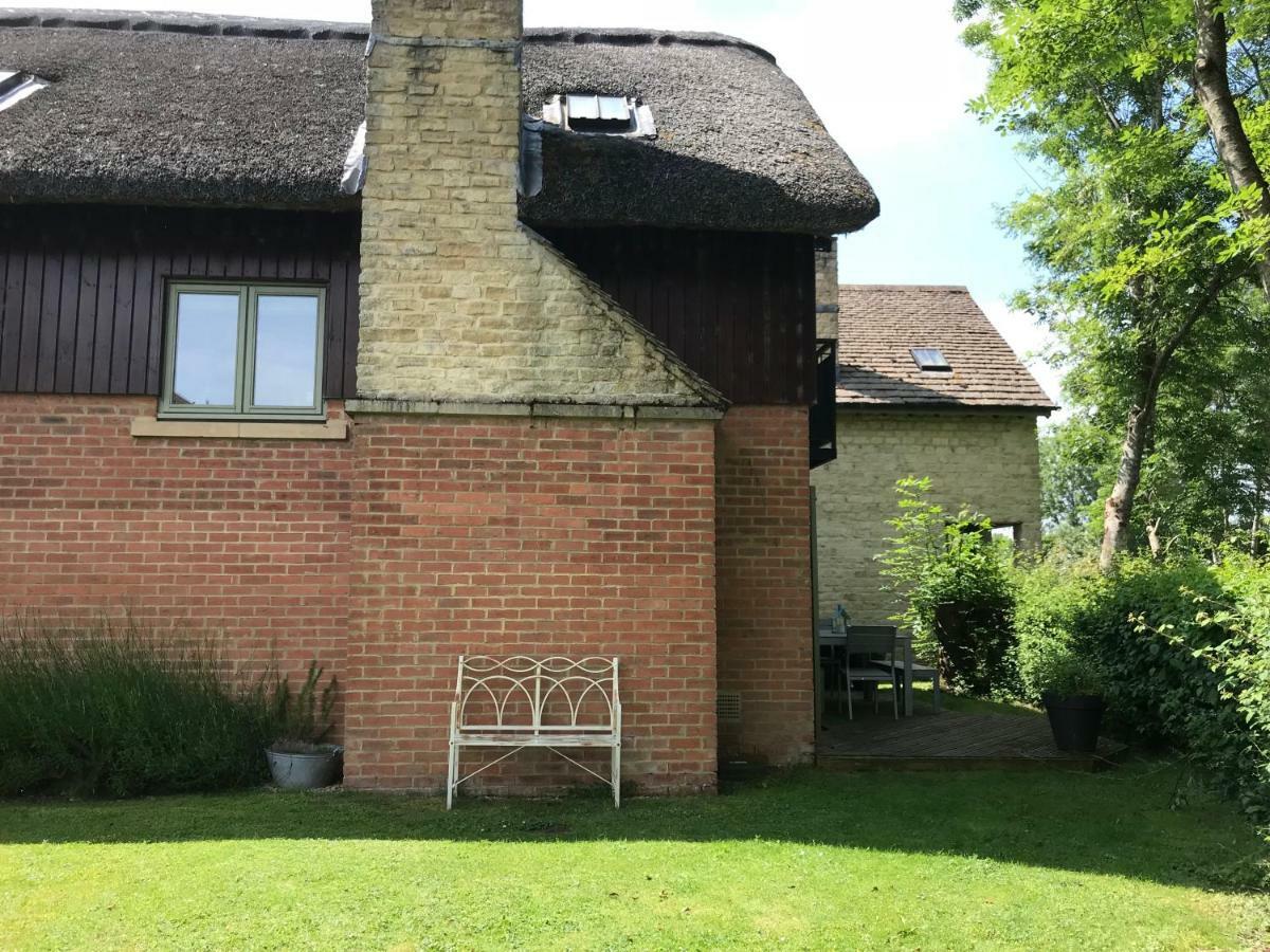 Carp'S Rise Cottage Somerford Keynes ภายนอก รูปภาพ